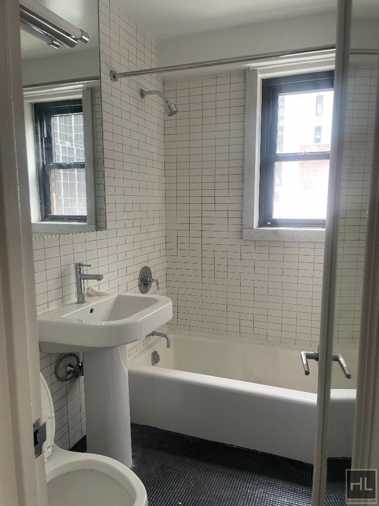 East 39th Street - Photo 3