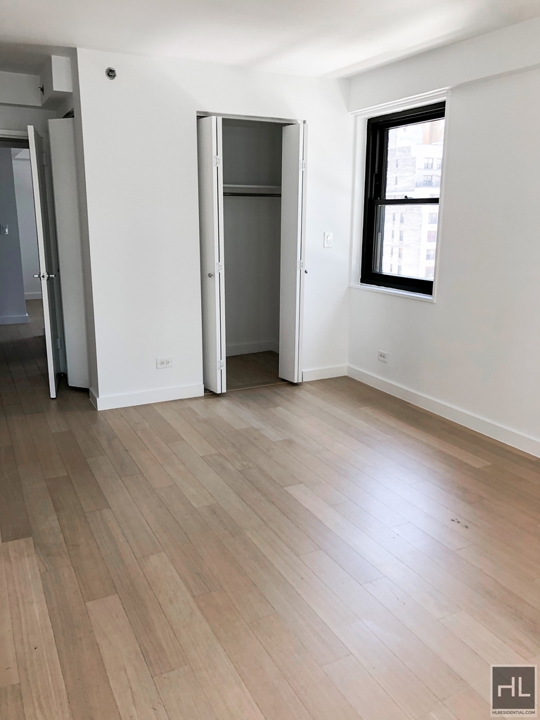 East 39th Street - Photo 3