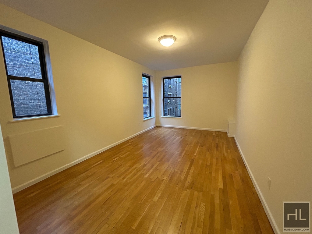 West 73 Street - Photo 0