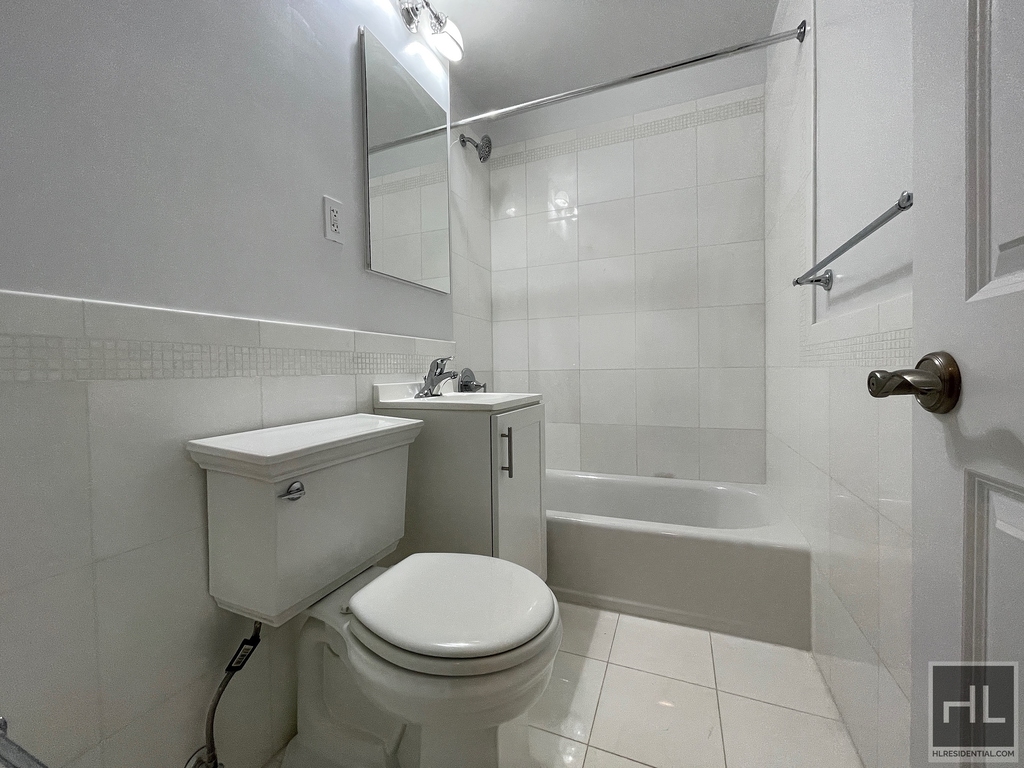 West 73 Street - Photo 2