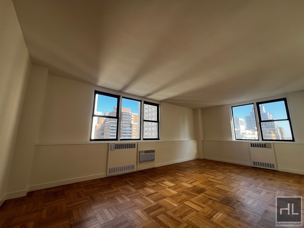 East 79th Street - Photo 0