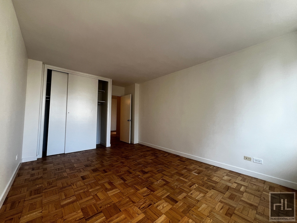 East 79th Street - Photo 2