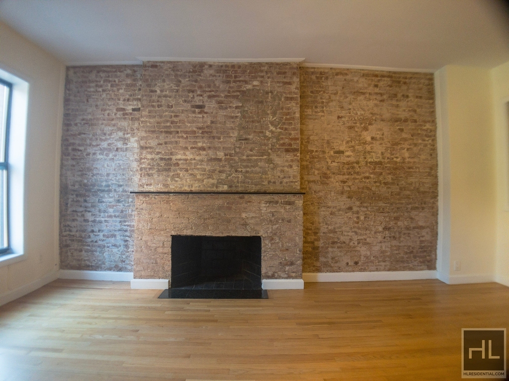 West 73 Street - Photo 1