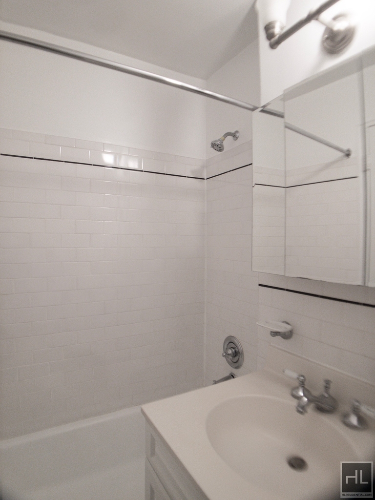 West 73 Street - Photo 4