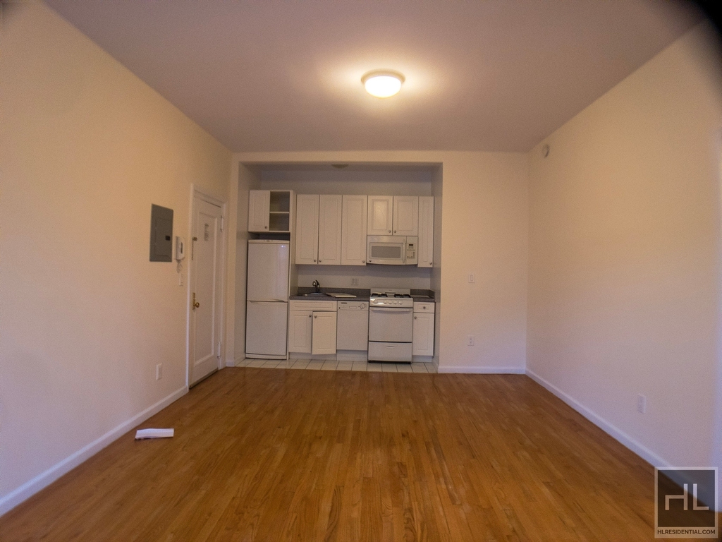 West 72 Street - Photo 1