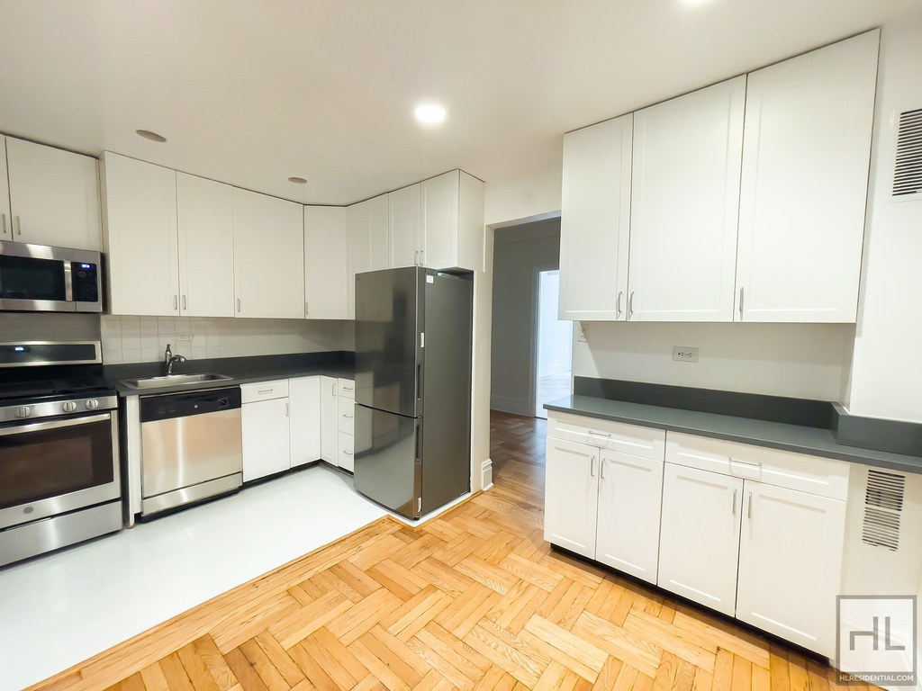 West 79 Street - Photo 7
