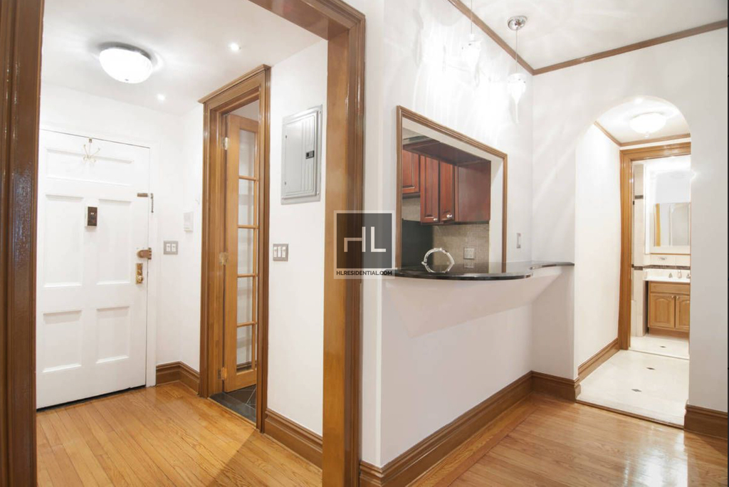 West 58th Street - Photo 1