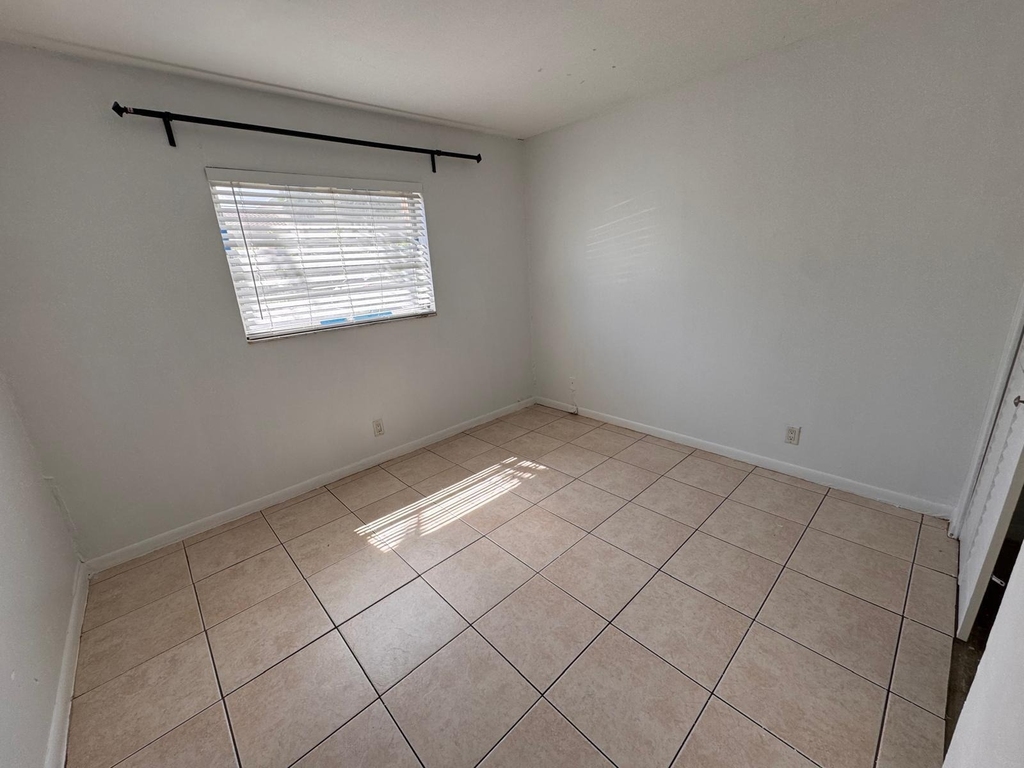 5150 Ne 6th Avenue - Photo 9