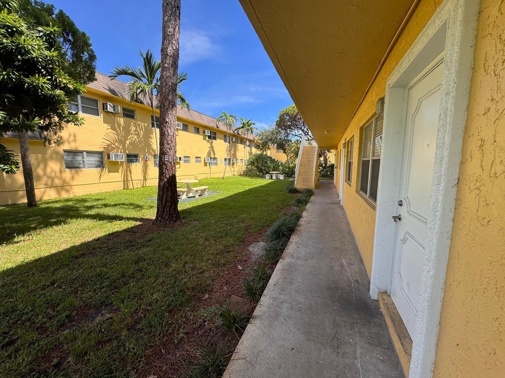 5150 Ne 6th Avenue - Photo 16