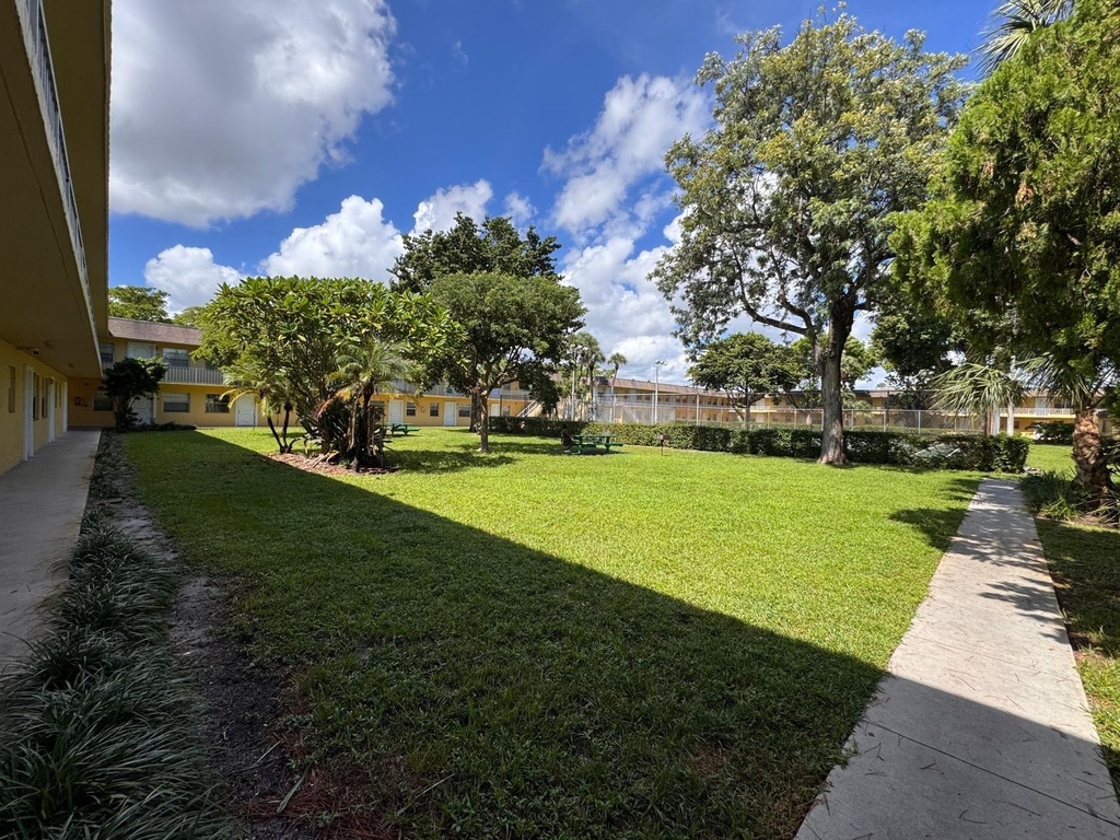5150 Ne 6th Avenue - Photo 17