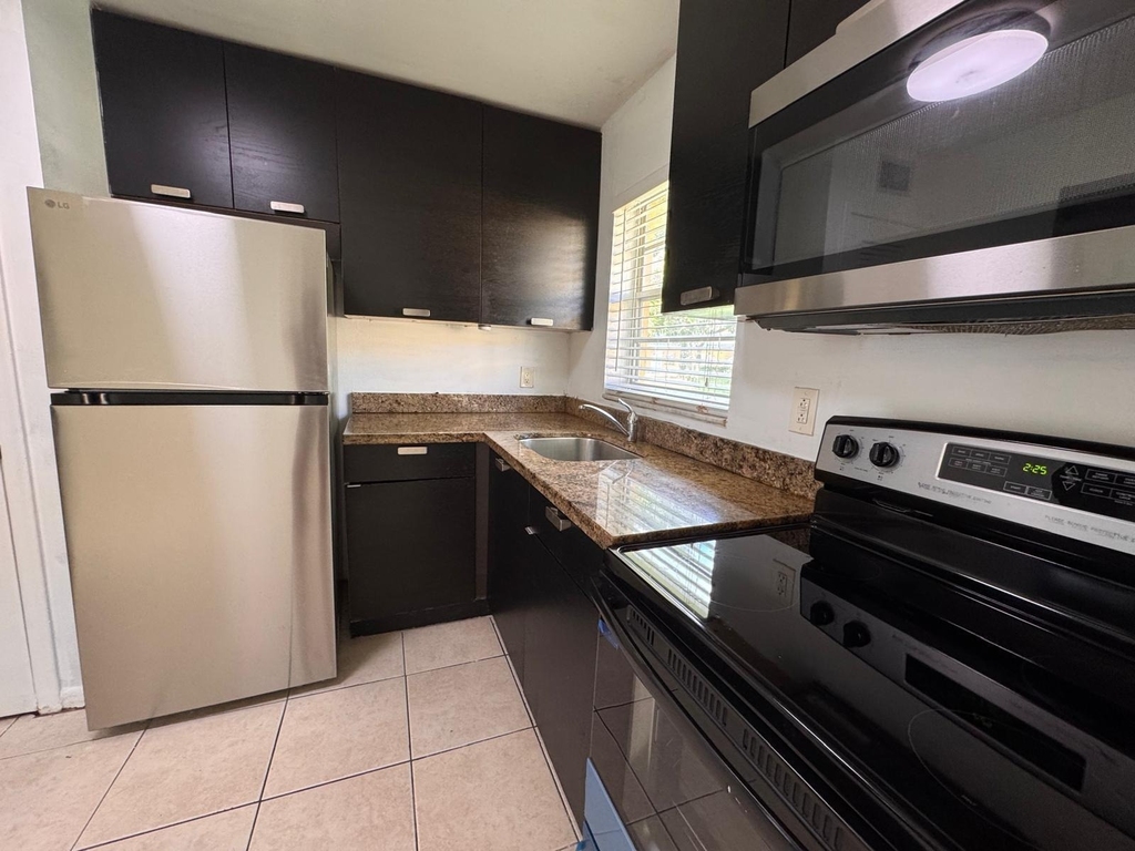 5150 Ne 6th Avenue - Photo 2