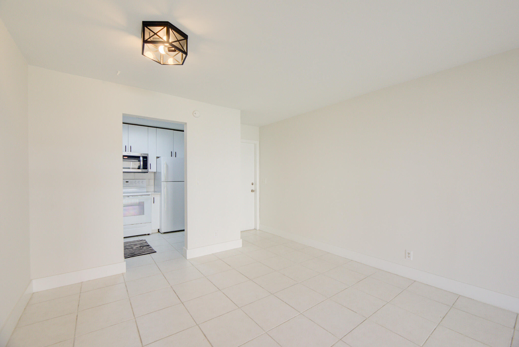 618 Nw 13th Street - Photo 12