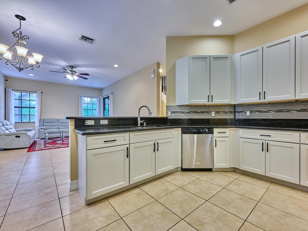 7593 Nw 113th Avenue - Photo 39