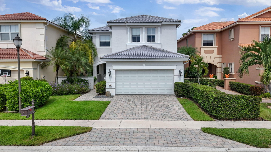 207 Isle Verde Way - Photo 1