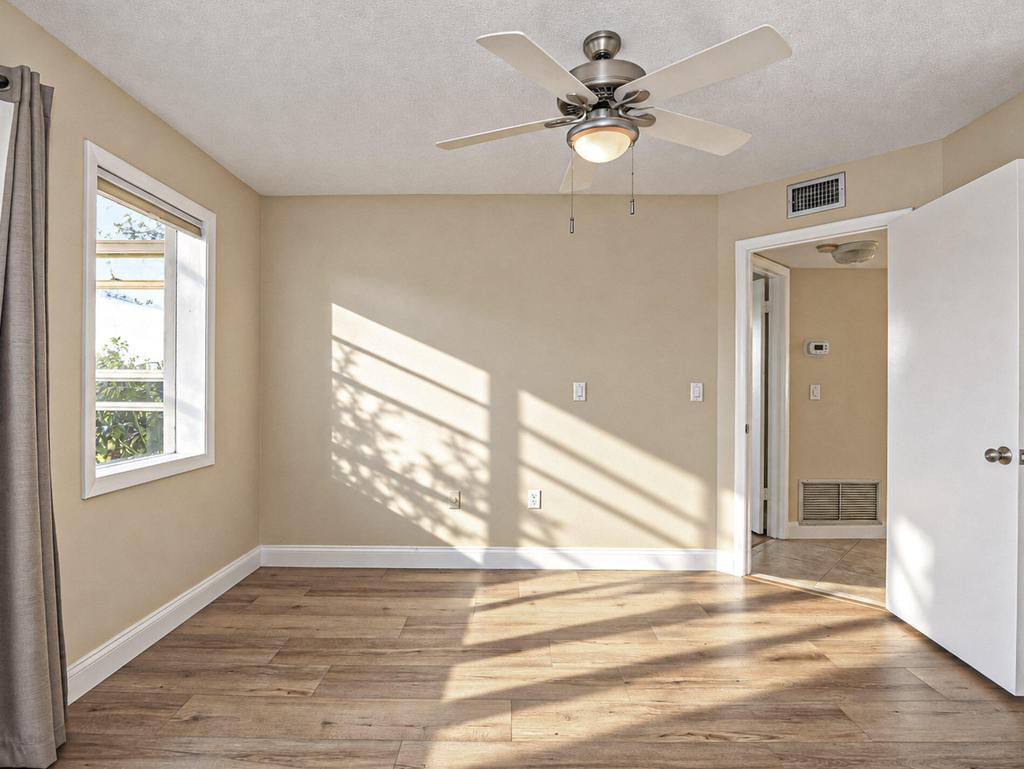 2800 Indian River Boulevard - Photo 13