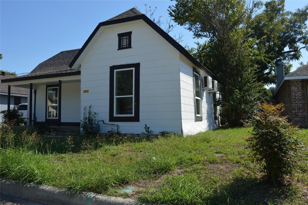 1613 Jones Street - Photo 2