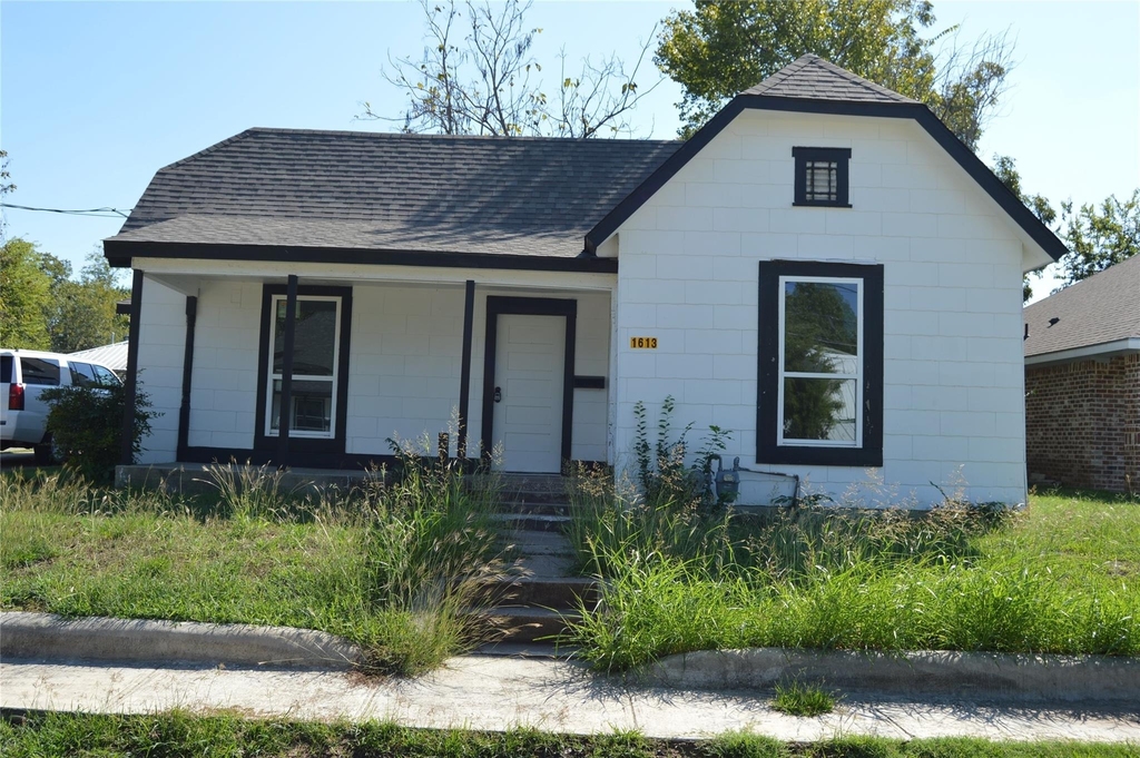 1613 Jones Street - Photo 0