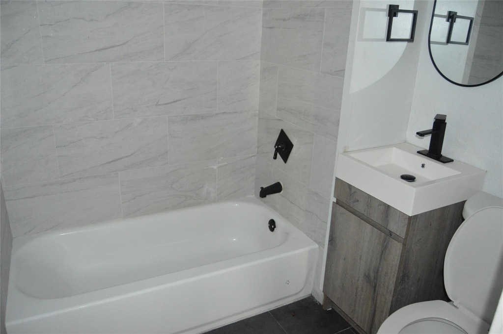1613 Jones Street - Photo 17