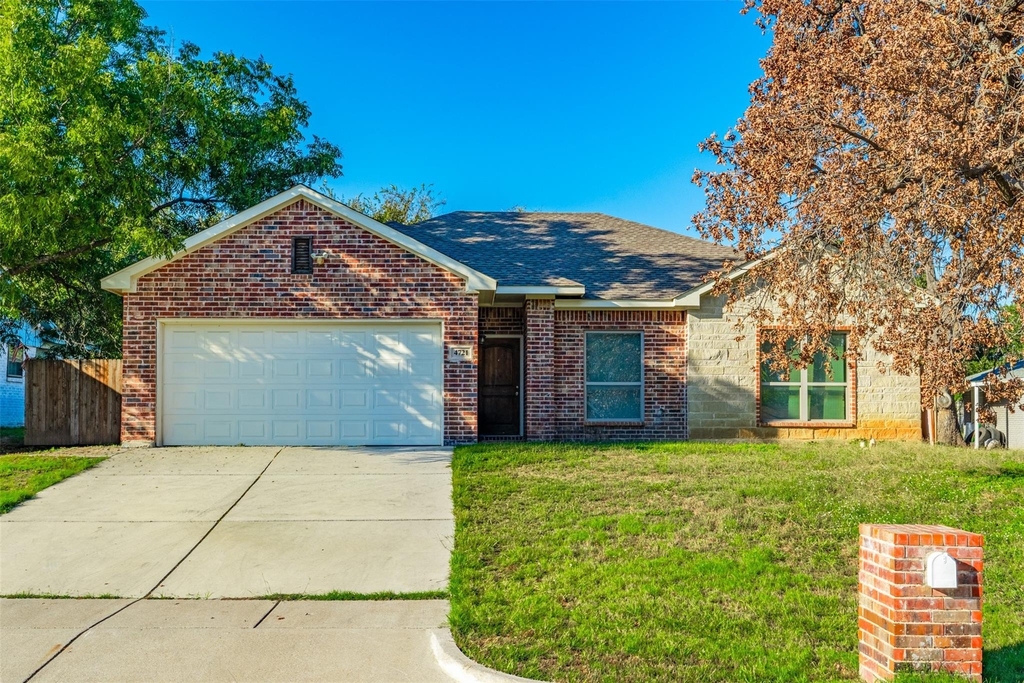4721 Woodview Lane - Photo 0