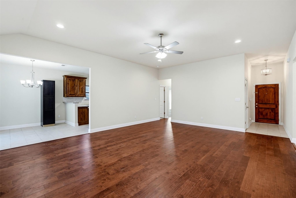 4721 Woodview Lane - Photo 4