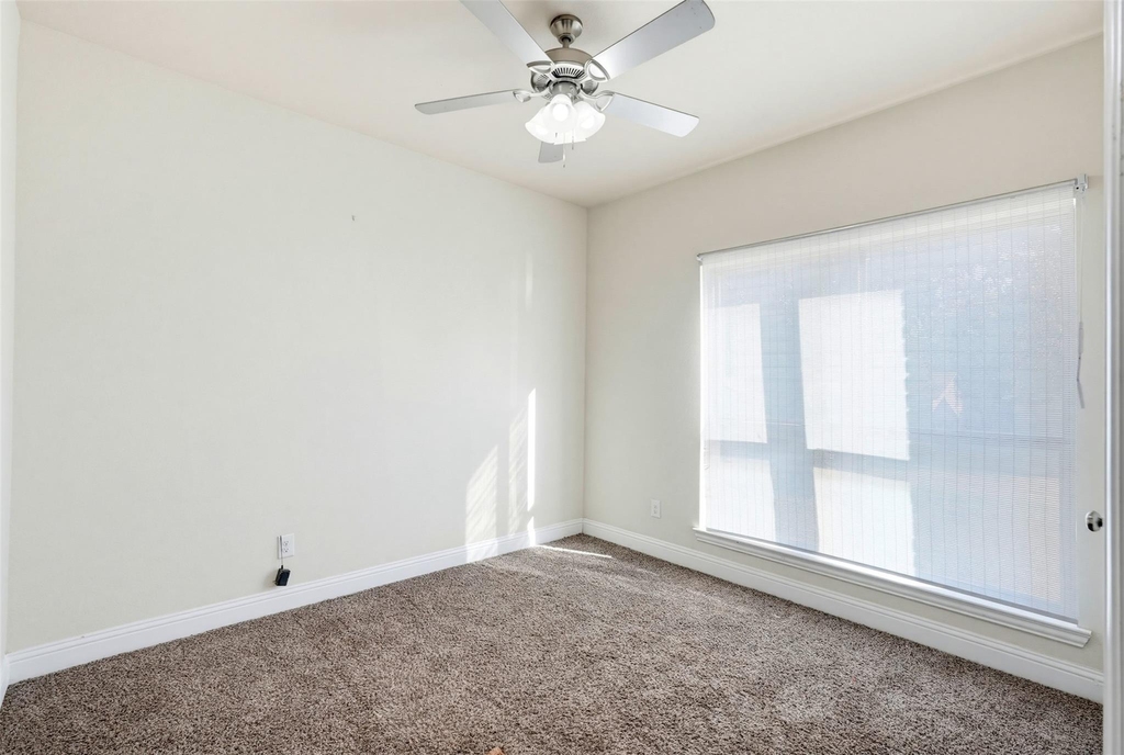 4721 Woodview Lane - Photo 15