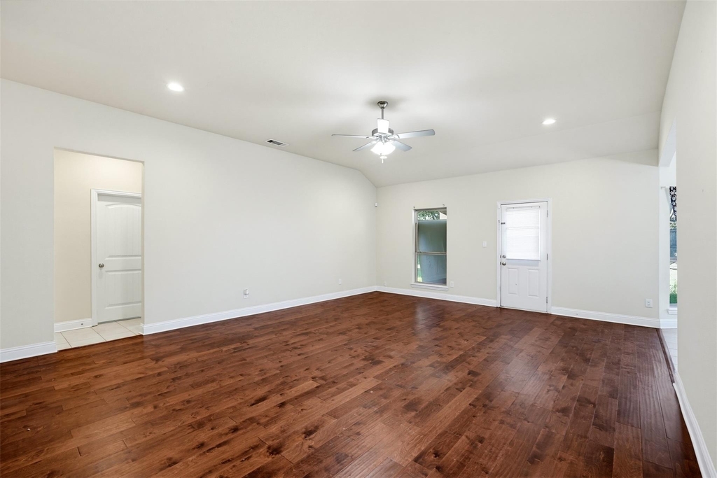 4721 Woodview Lane - Photo 2