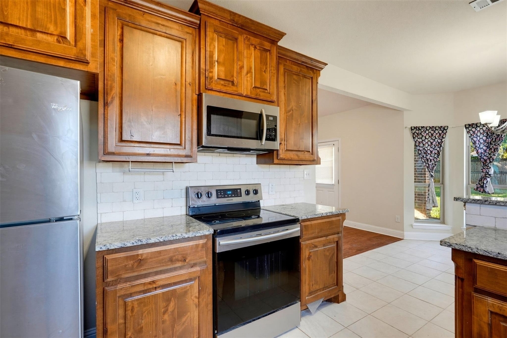 4721 Woodview Lane - Photo 9