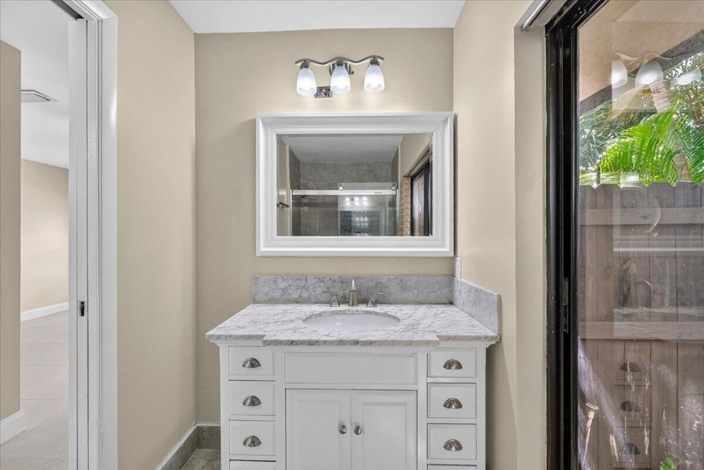 572 Sw 28th Avenue - Photo 21