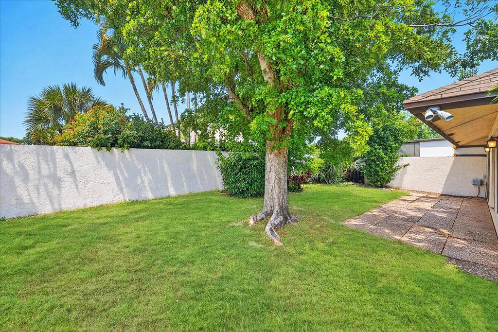 572 Sw 28th Avenue - Photo 31
