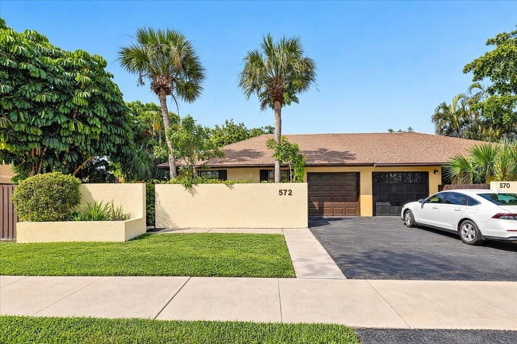 572 Sw 28th Avenue - Photo 5