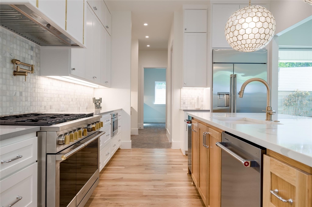 9315 Lenel Place - Photo 9