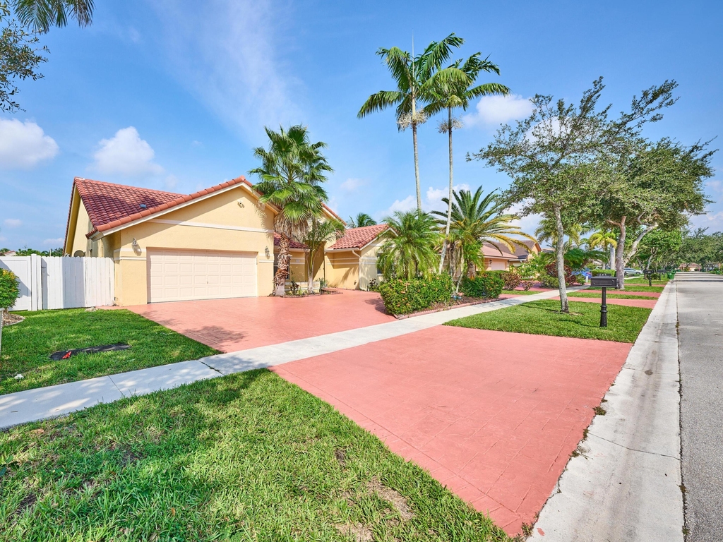 786 Nw 164th Avenue - Photo 4