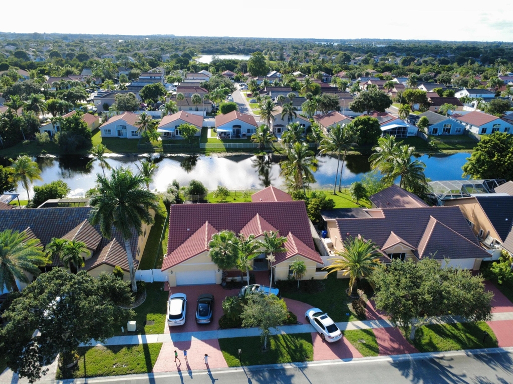 786 Nw 164th Avenue - Photo 50