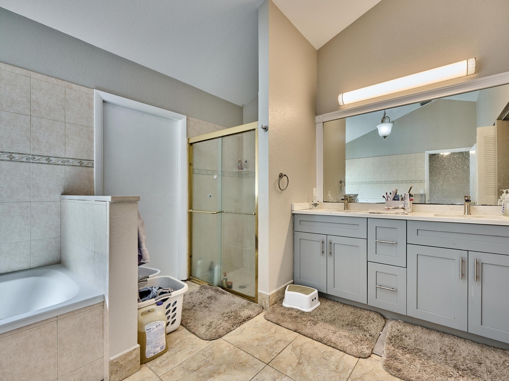 786 Nw 164th Avenue - Photo 35