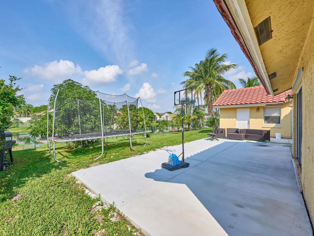 786 Nw 164th Avenue - Photo 46