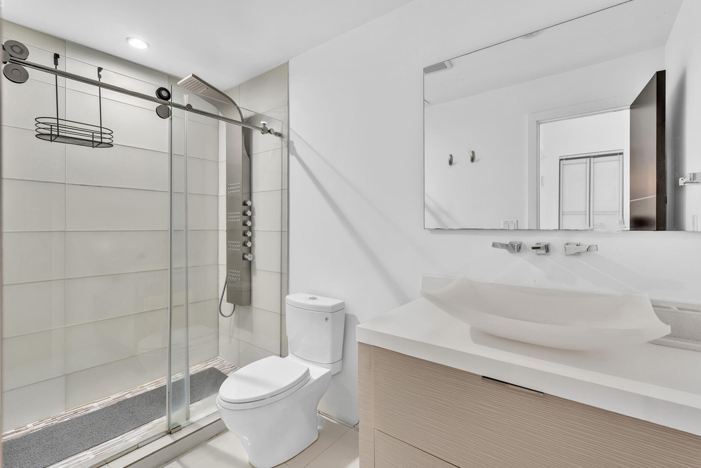 19390 Collins Avenue - Photo 20