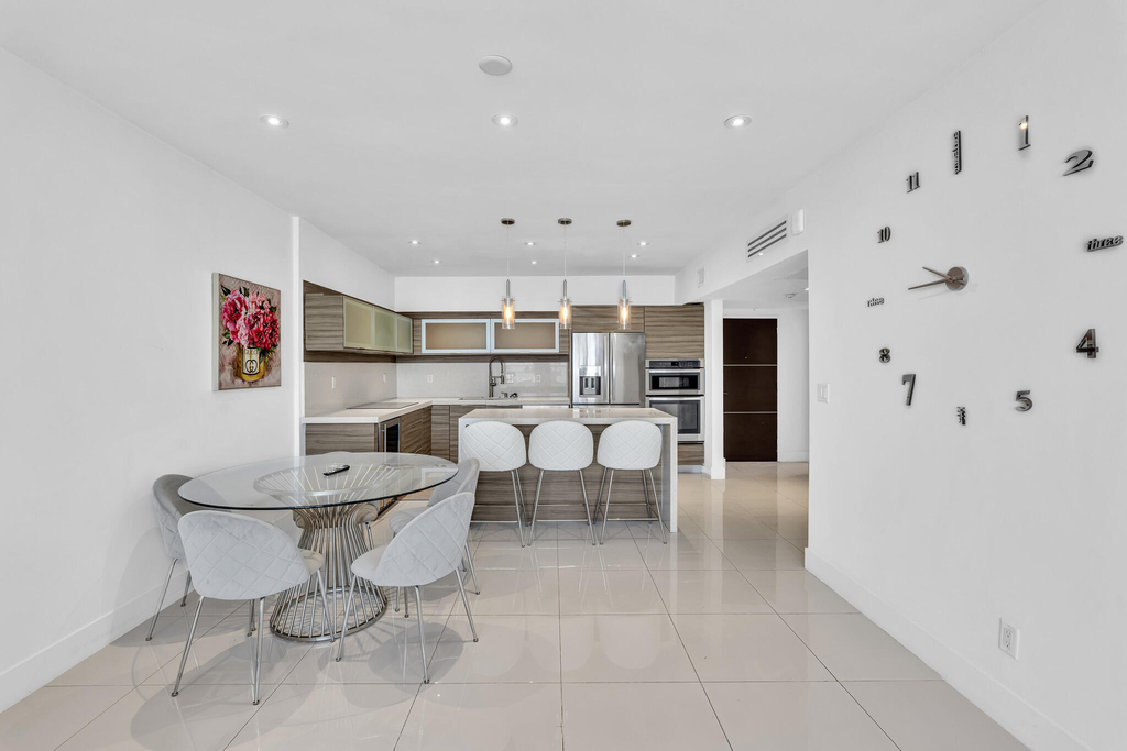 19390 Collins Avenue - Photo 10