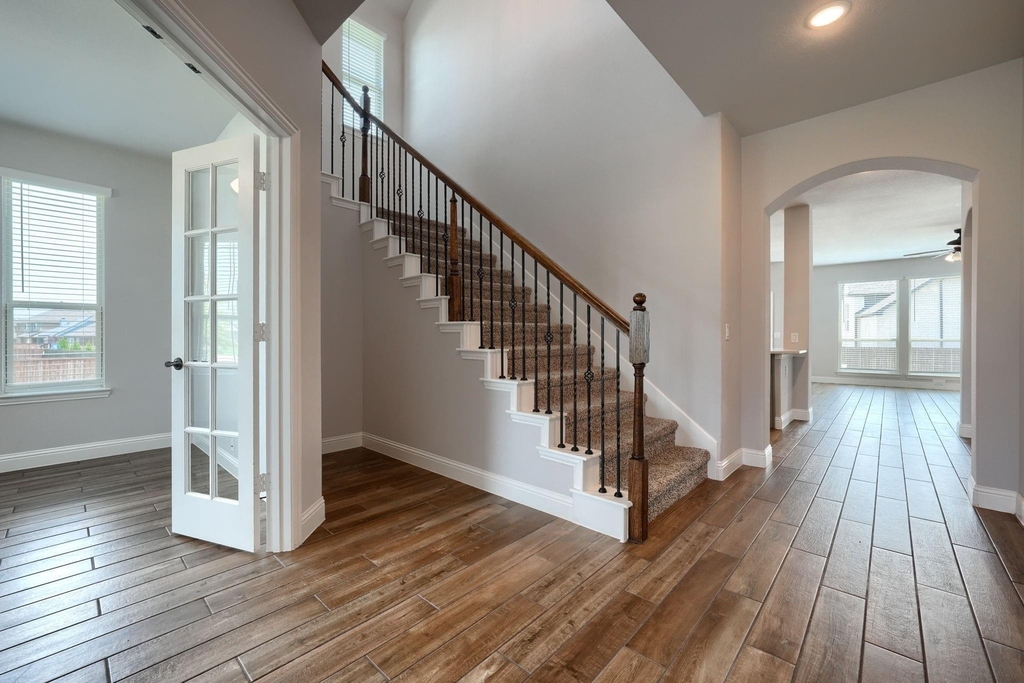 1100 Misty Ridge Drive - Photo 2