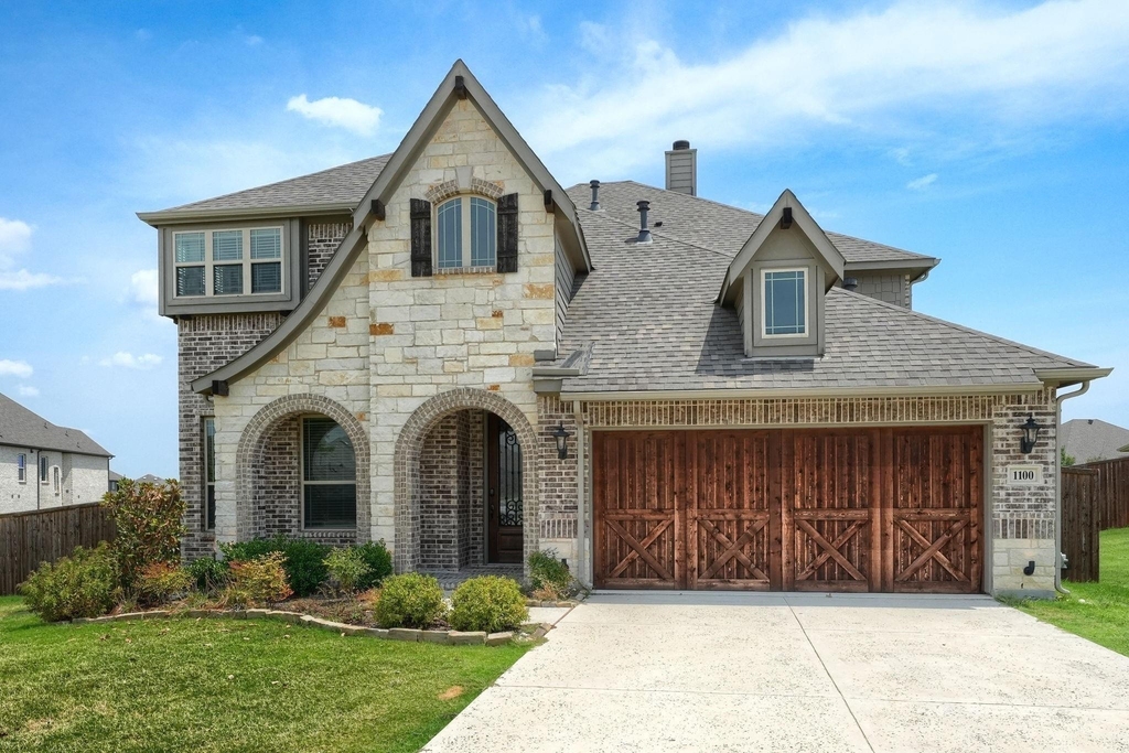 1100 Misty Ridge Drive - Photo 1