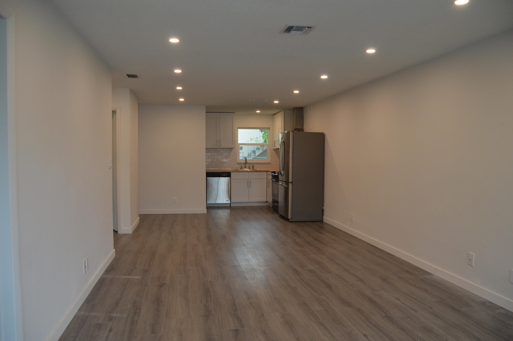 7900 Nw 37th Drive - Photo 2