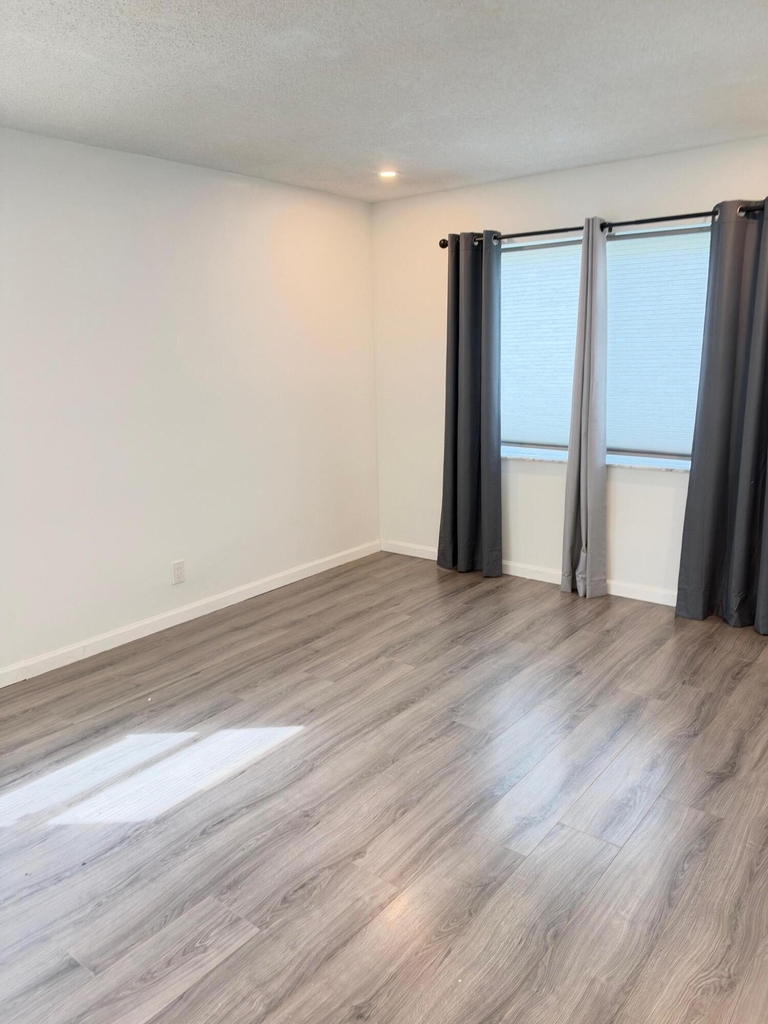 7900 Nw 37th Drive - Photo 8