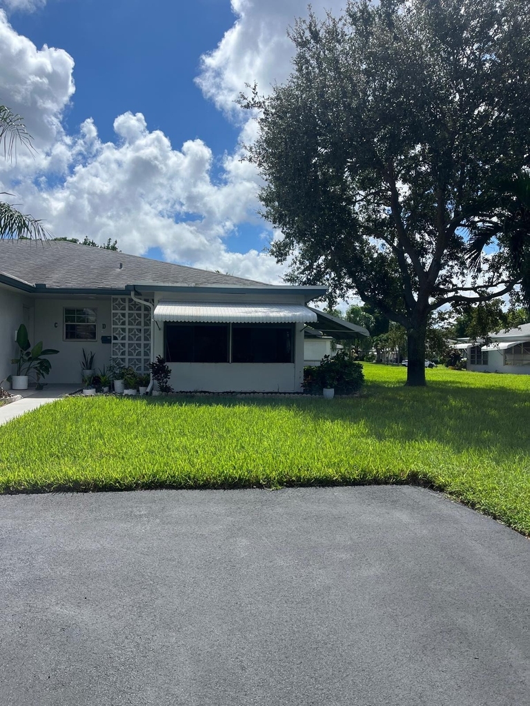 1070 North Drive - Photo 0