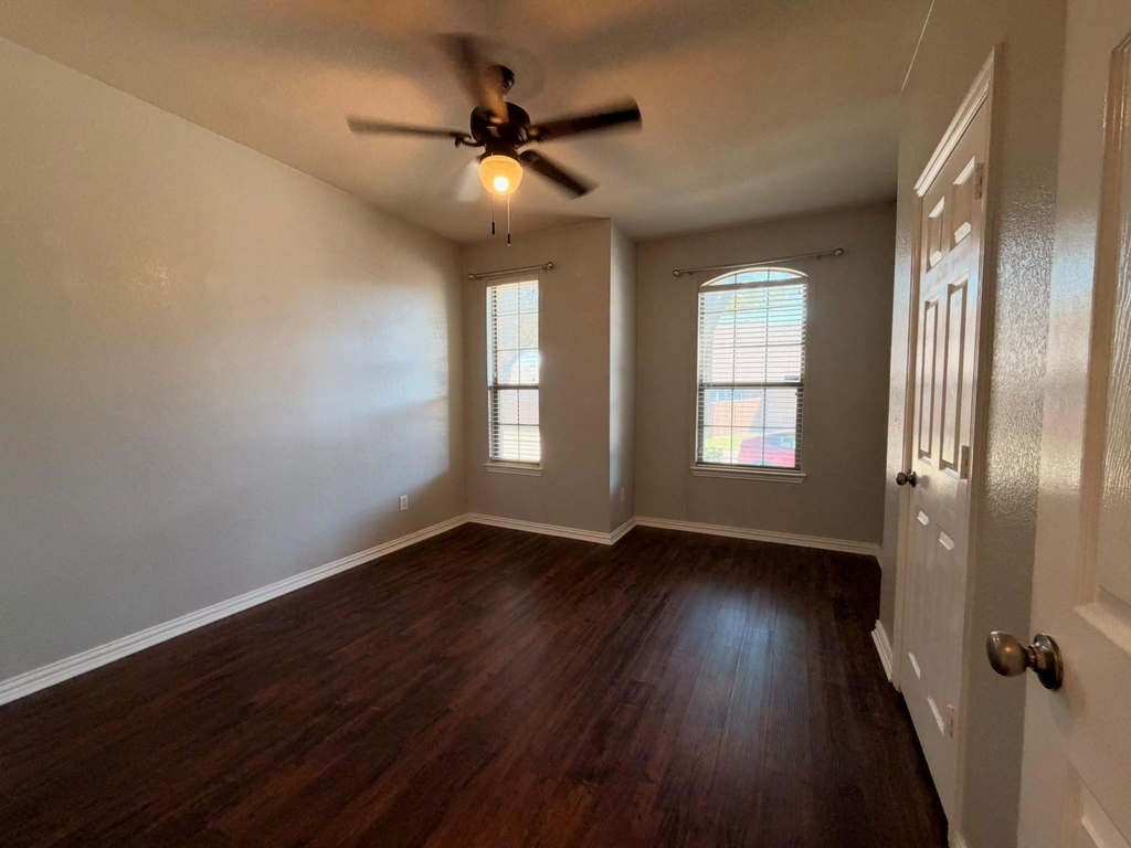 5016 Rushden Road - Photo 5