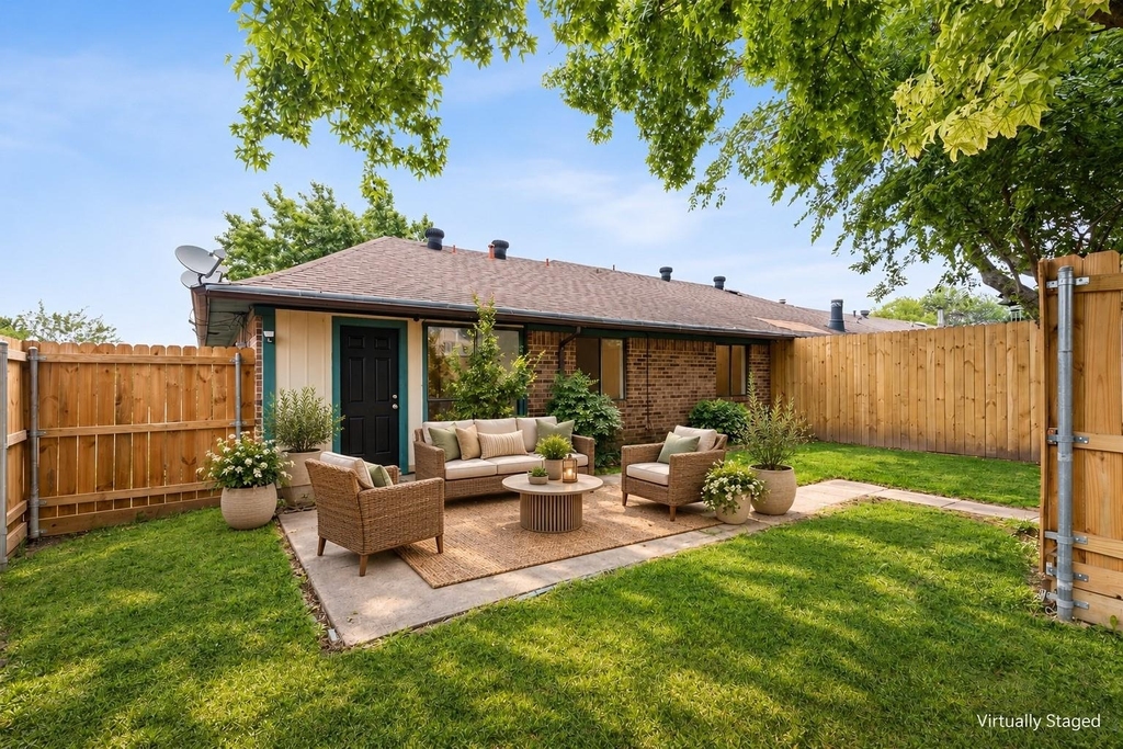 210 E Amberway Lane - Photo 10