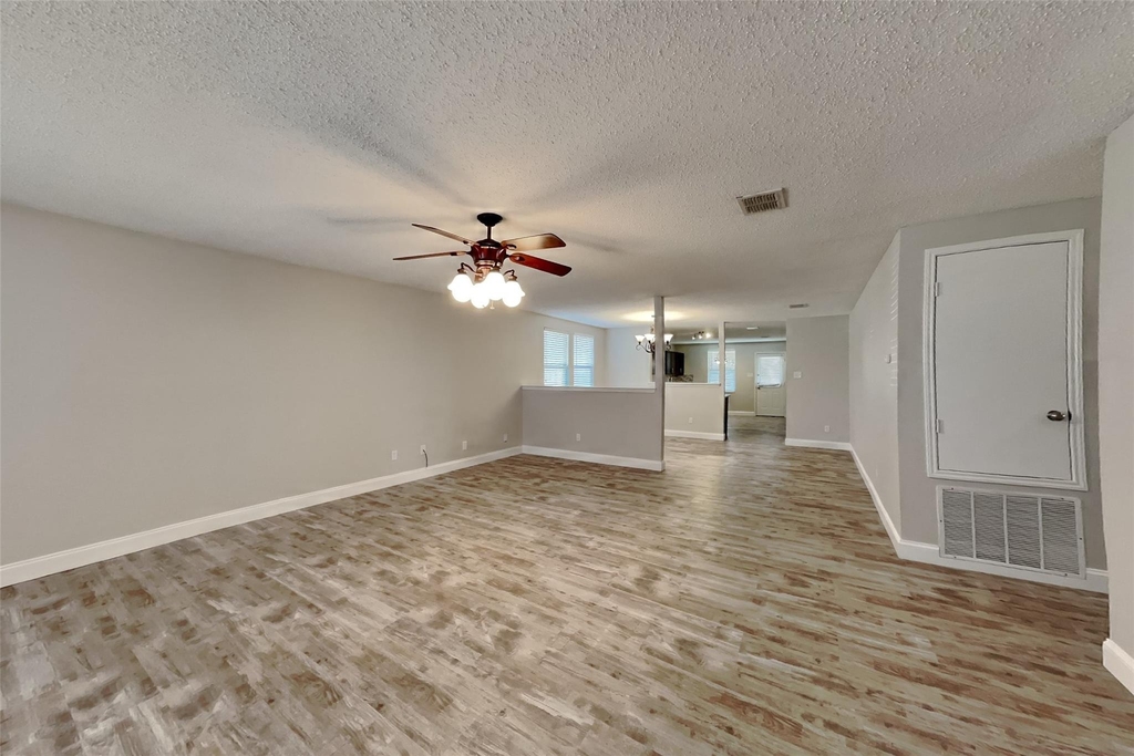 1001 Stone Chapel Way - Photo 3