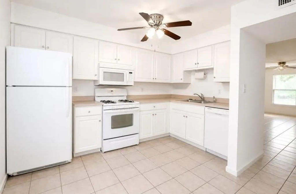 5850 Cypress Gardens Boulevard - Photo 5