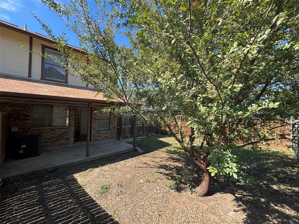 801 Bluebonnet Drive - Photo 2