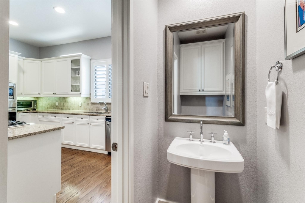 2411 N Hall Street - Photo 13