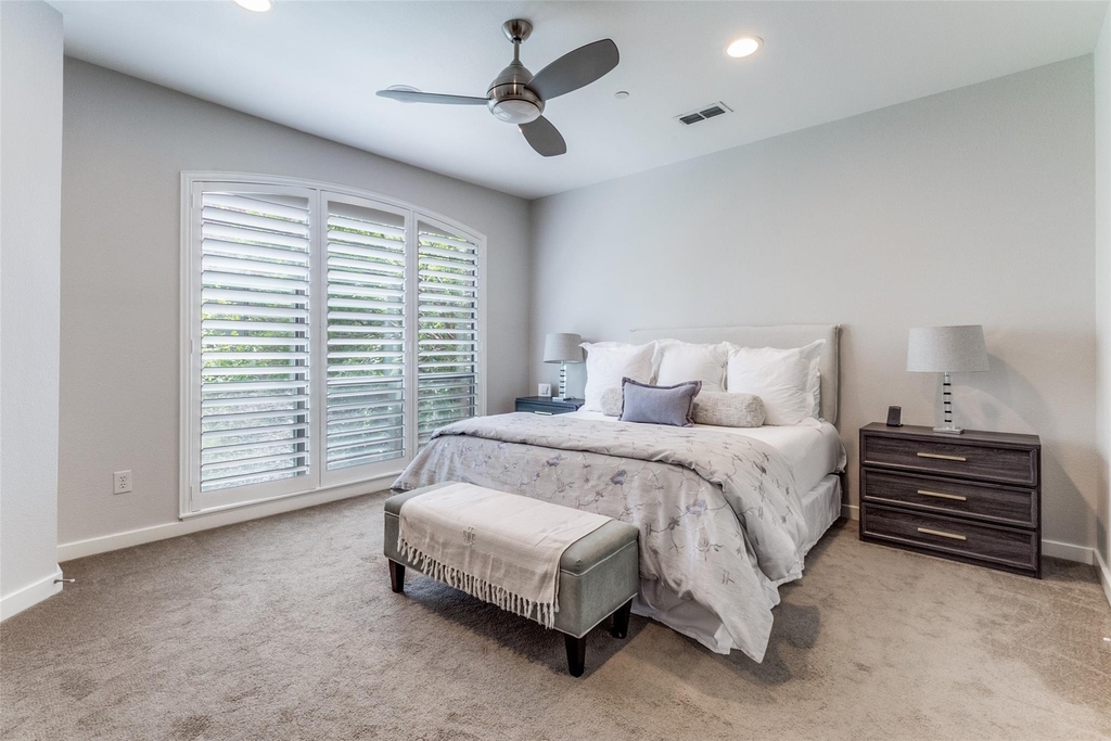 2411 N Hall Street - Photo 17