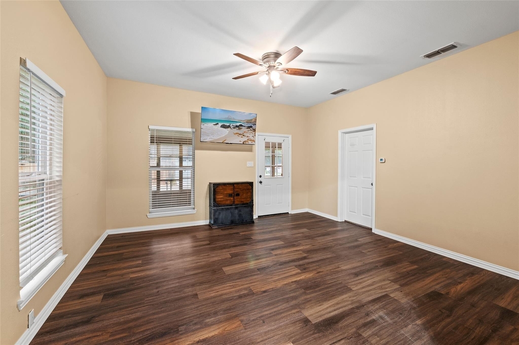 401 Central - Photo 2